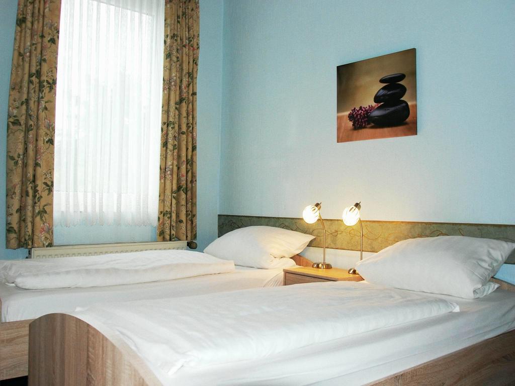 برغهايم Hotel Konert الغرفة الصورة