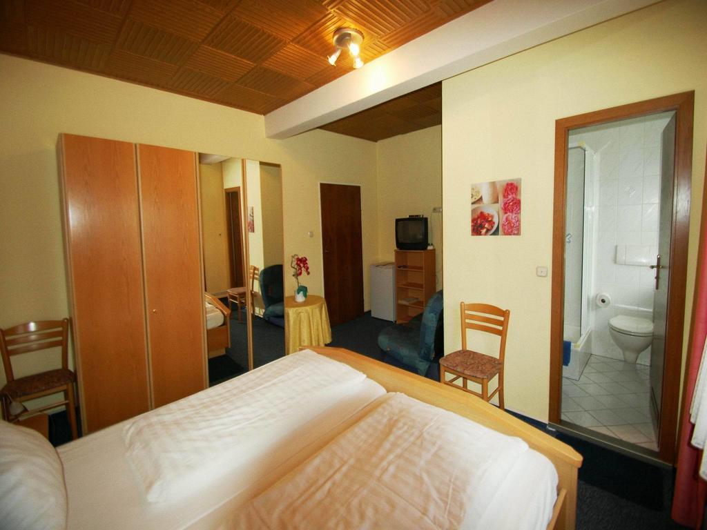 برغهايم Hotel Konert المظهر الخارجي الصورة